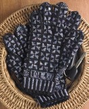 Pinwheel_gloves_nabs