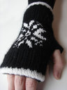 Wickedsnowflakehandwarmer1_thumb