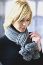 Romancepompomscarf_thumb